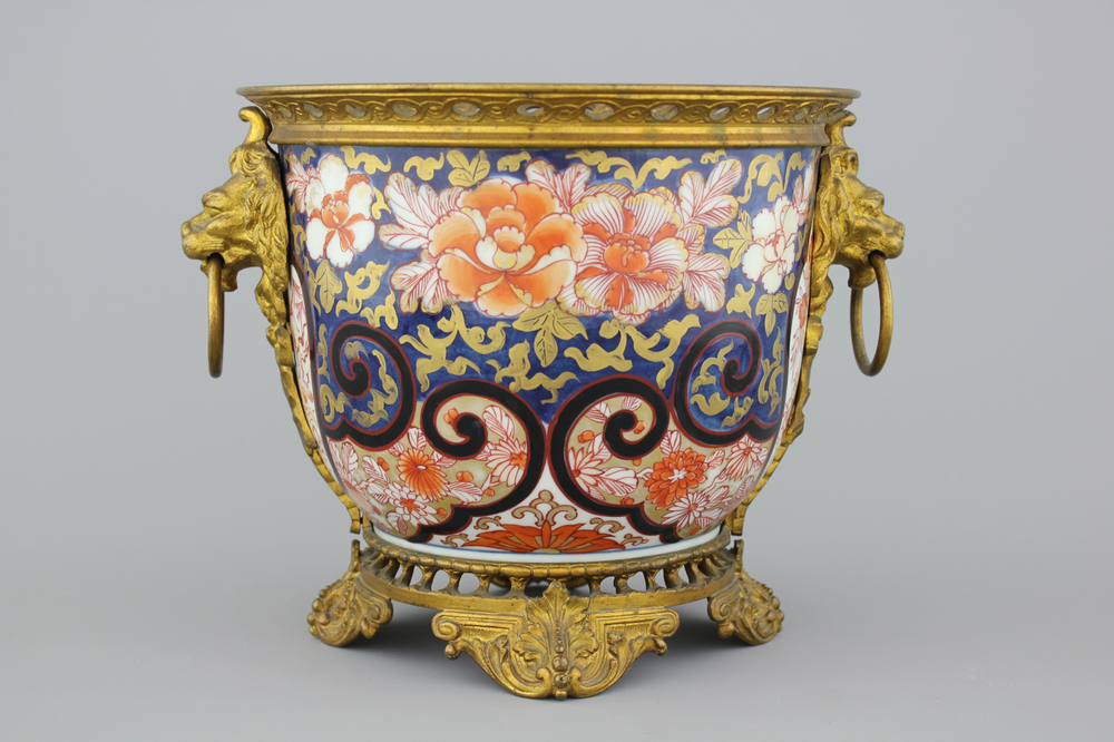 Coupe en porcelaine de Chine avec monture ormolu, 19e