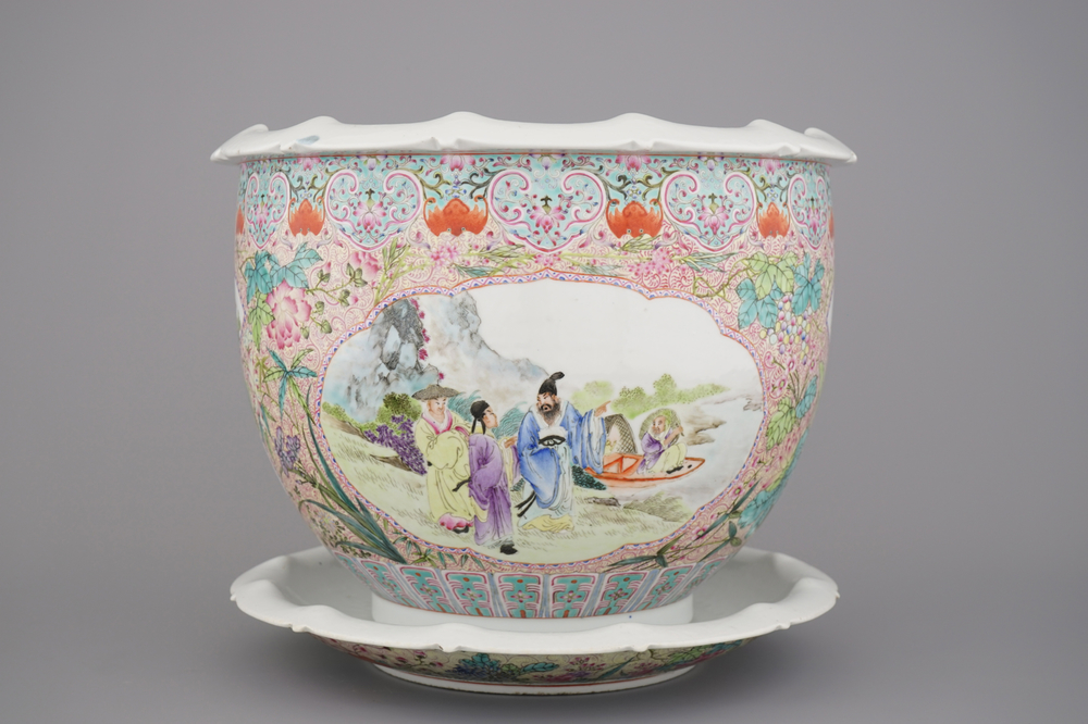 A fine Chinese famille rose jardiniere on stand, 20th C.