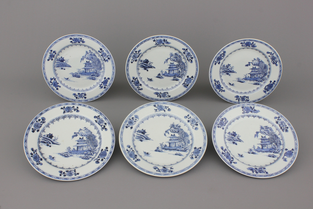 Lot de 6 assiettes en porcelaine de Chine, bleu et blanc, &agrave; d&eacute;cor de paysage, 18e