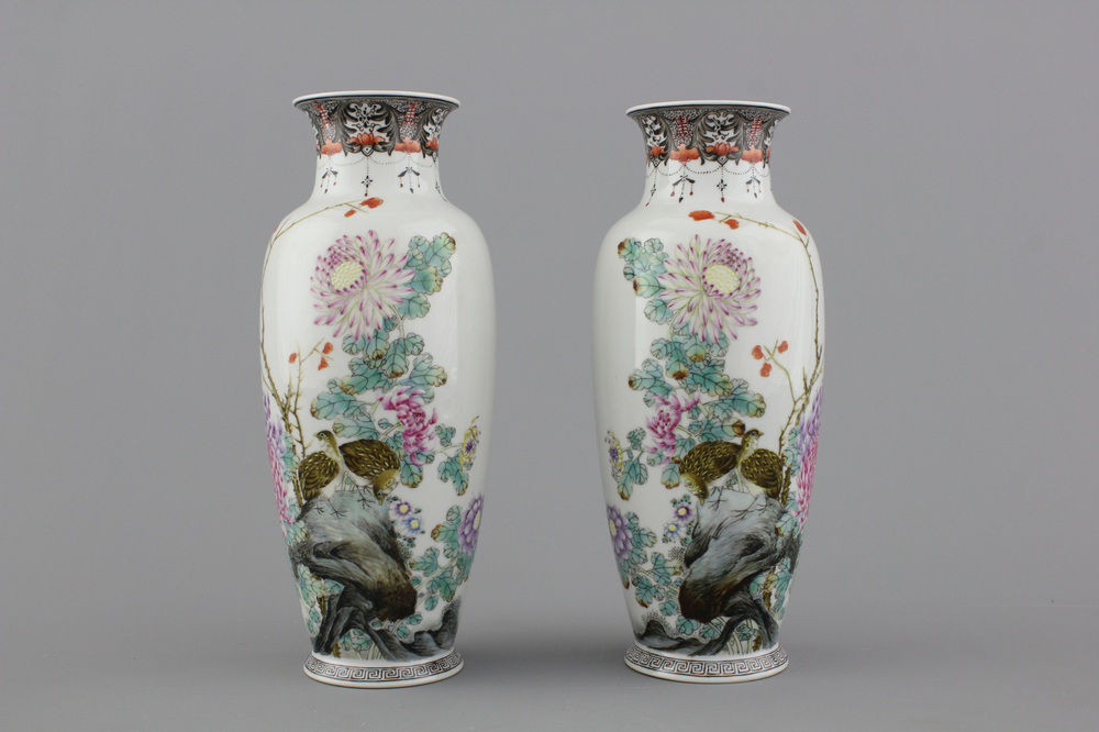 Pair de vases en porcelaine de Chine &agrave; d&eacute;cor de cailles, famille rose, d&eacute;but 20e