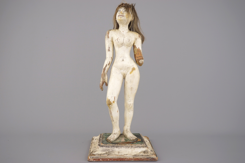 Poup&eacute;e japonaise en bois avec support, sculpt&eacute;e et patin&eacute;e, 18e-19e