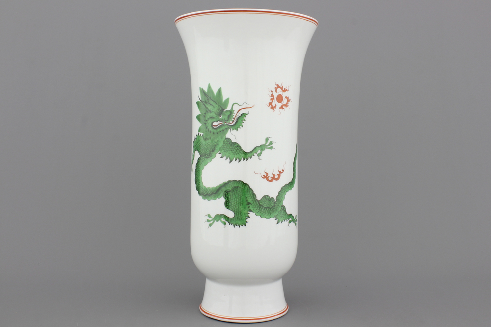 "Green Dragon" vaas in chinoiserie, Meissen, 20e eeuw