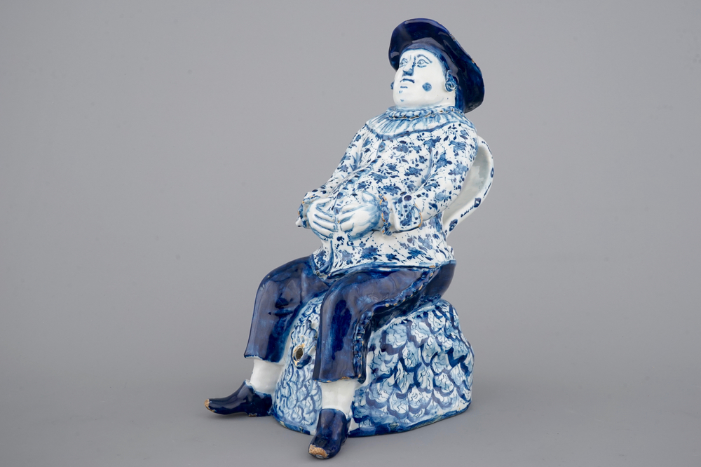 A blue and white Dutch Delft figural "Bobbejak" table fountain, 18th C.