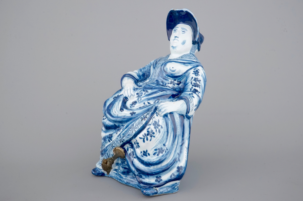 A blue and white Dutch Delft figural "Bobbejak" table fountain, 18th C.