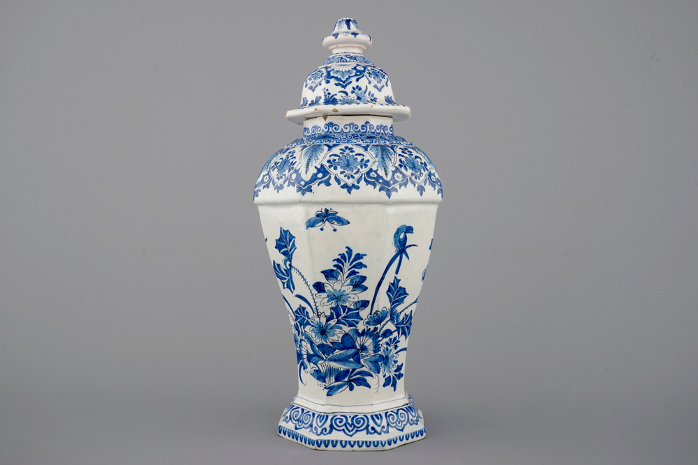 A fine Dutch Delft blue and white vase and cover, 17th C.