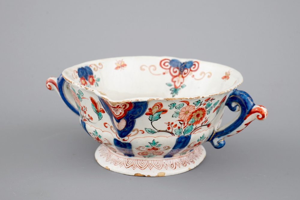 A rare Dutch Delft dor&eacute; two-handled sauceboat, 18th C.