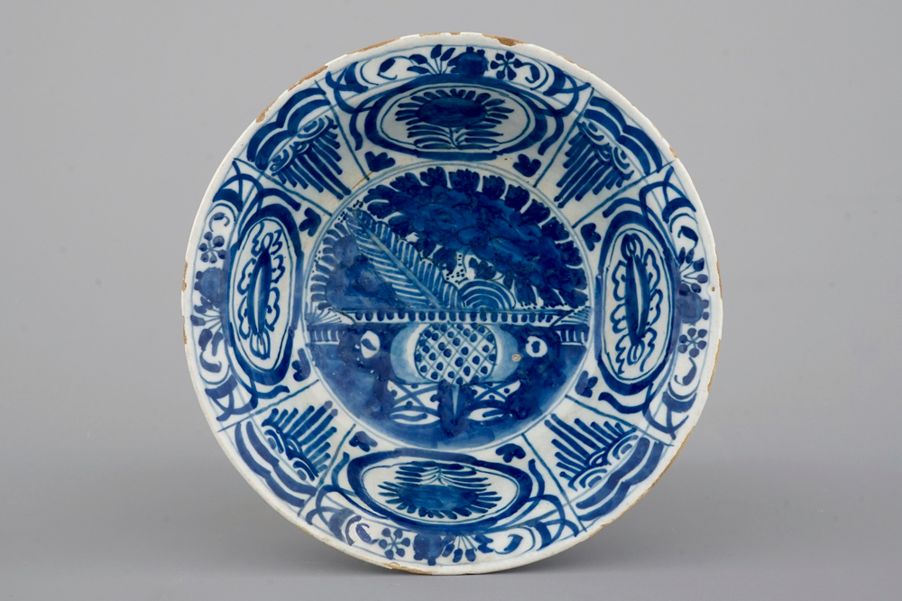 Un bol en fa&iuml;ence de Delft au d&eacute;cor Wan Li, 17/18&egrave;me si&egrave;cle