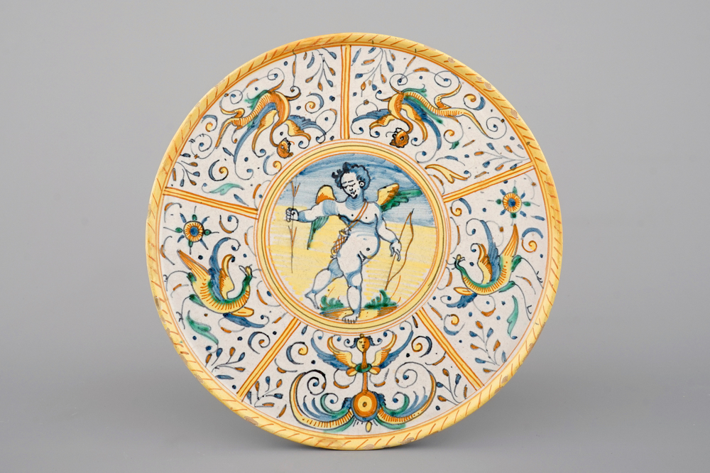 A Deruta maiolica tazza, 17th C