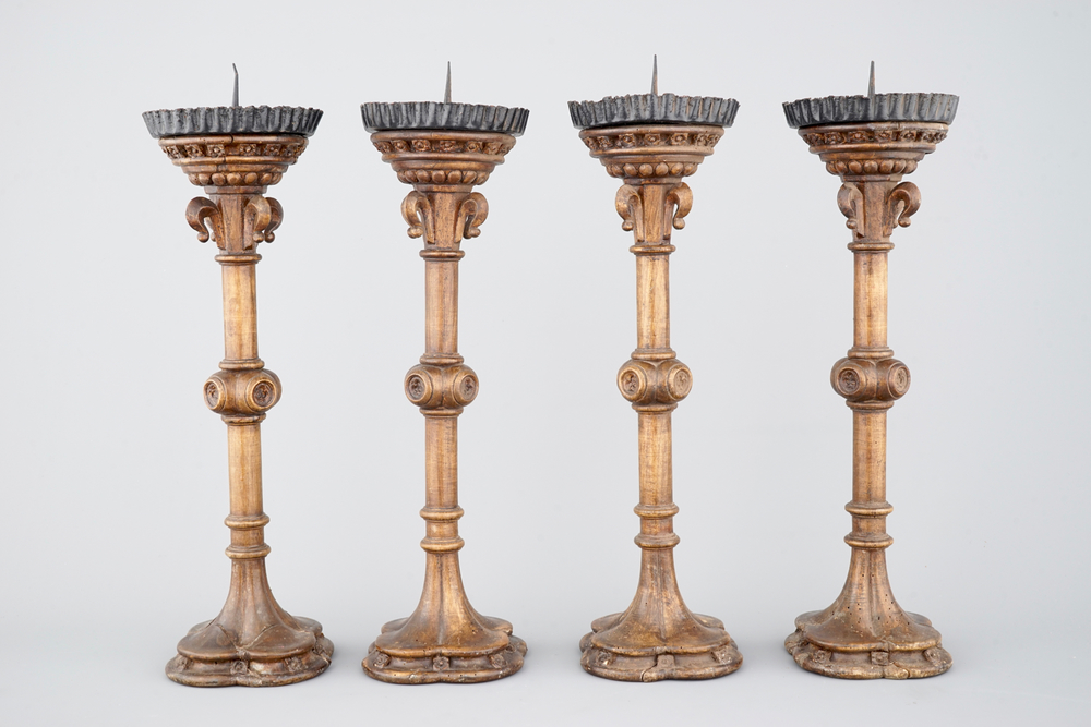 Un ensemble de 4 bougeoirs neo-gothiques, 19&egrave;me si&egrave;cle