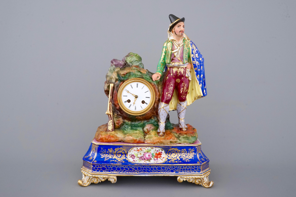 Une pendule en porcelaine &agrave; la mani&egrave;re de Jacob Petit, Paris, vers 1880