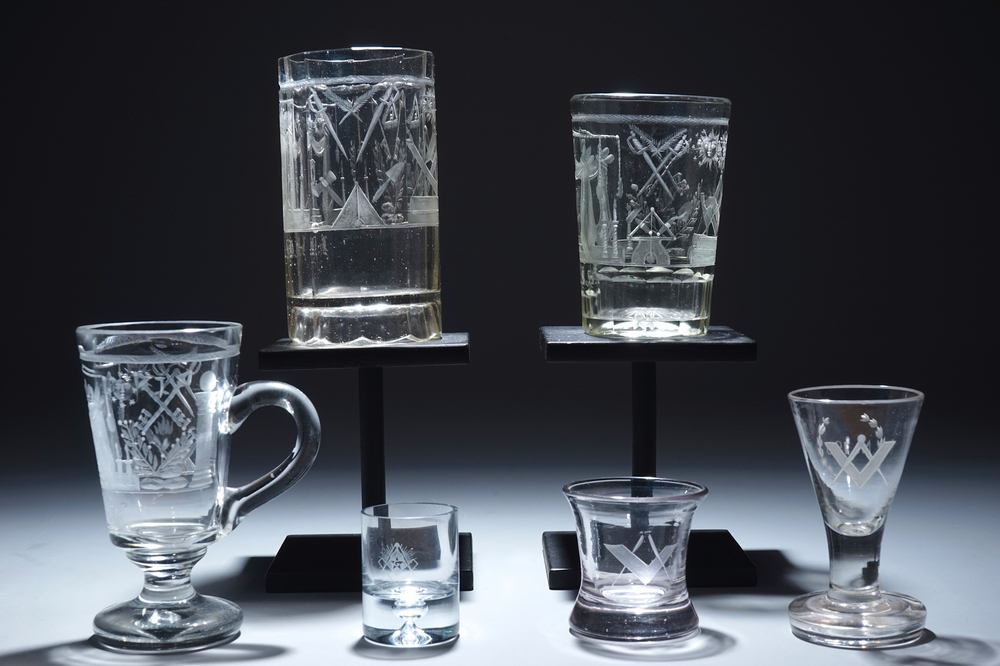 A lot of 6 engraved masonic subject glasses, freemasonry, 20th C.