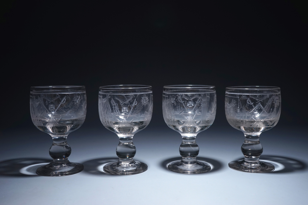 Un lot de 4 verrres ma&ccedil;onniques, 20&egrave;me si&egrave;cle