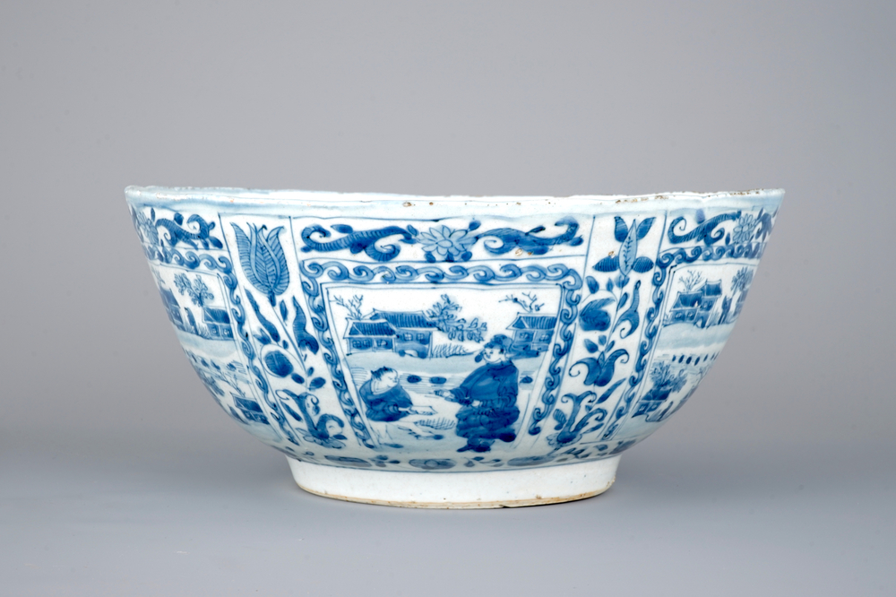 Un grand bol bleu et blanc, &eacute;poque Wan-Li (1573-1619), Dynastie Ming