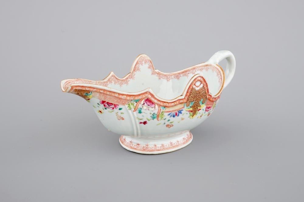 A fine Chinese famille rose export porcelain sauceboat, Qianlong, 18th C