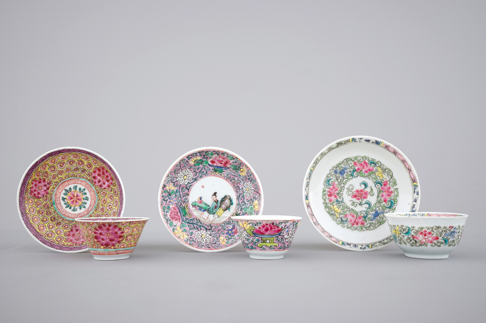 Trois tasses et soucoupes en porcelaine de Chine famille rose, Yongzheng et Qianlong, 18&egrave;me