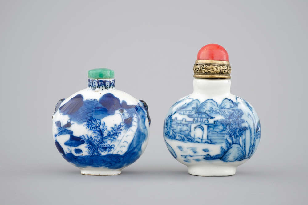 Two blue and white Chinese porcelain snuff bottles, 19/20th C.
