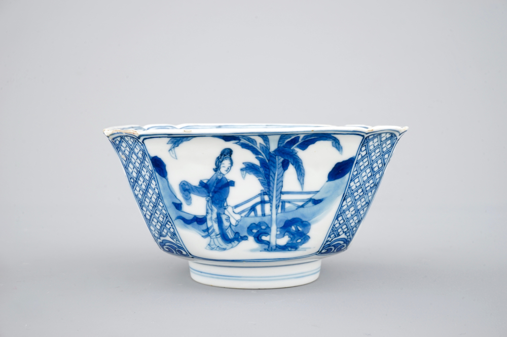 Un bol quadrangulaire en porcelaine de Chine, Kangxi, ca. 1700
