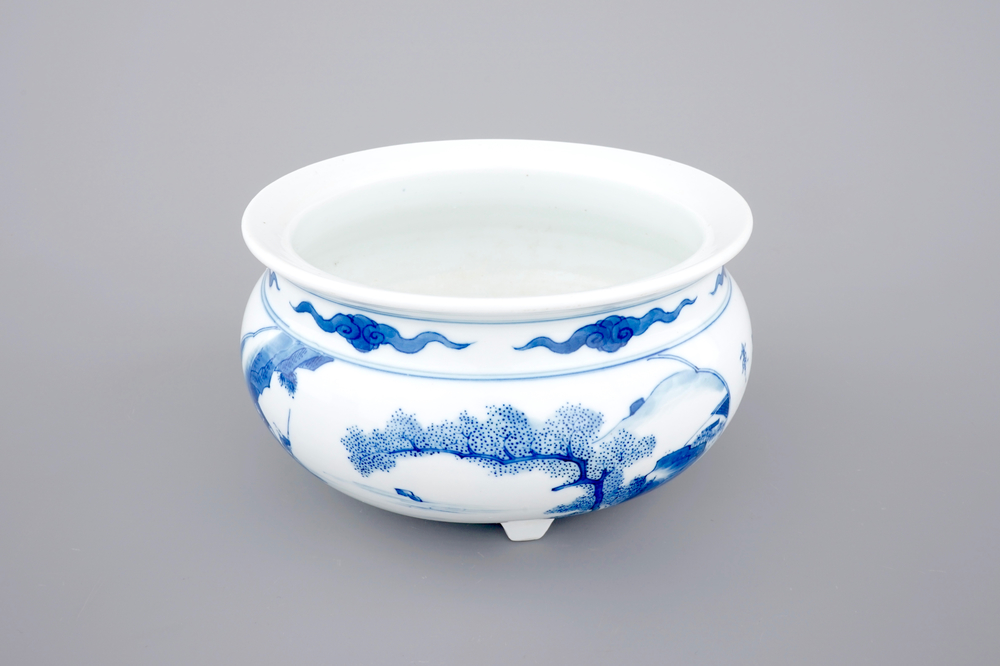 A blue and white Chinese porcelain censer, Kangxi, ca. 1700