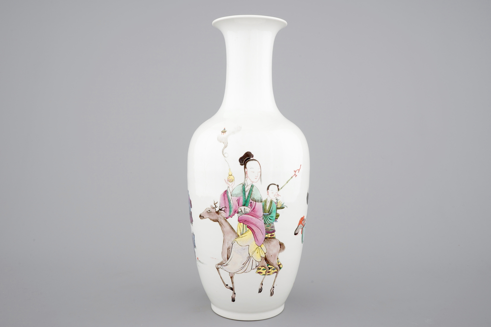A fine slender Chinese famille rose porcelain vase, 19th C.