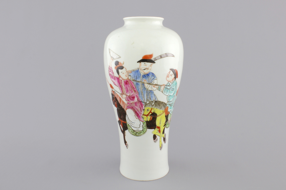 A Chinese famille rose porcelain meiping vase, 19th C.