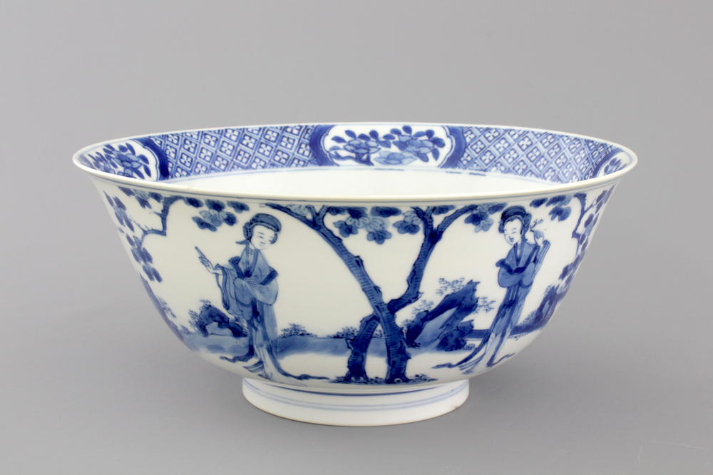 A blue and white Chinese porcelain bowl with "Long Elizas", Kangxi, ca. 1700