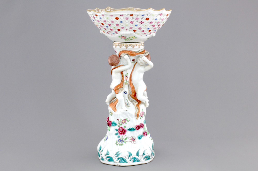 A rare Chinese export porcelain pierced fruit bowl on stand in Meissen style, Qianlong, 18th C.