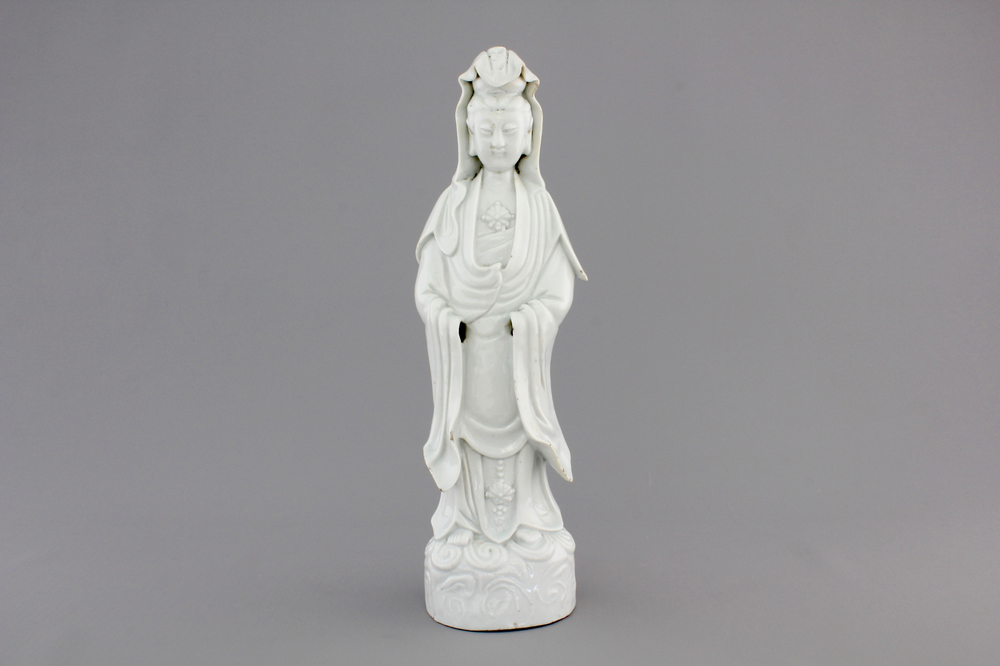 A tall Chinese Dehua blanc de Chine porcelain  Guanyin, 18/19th C.