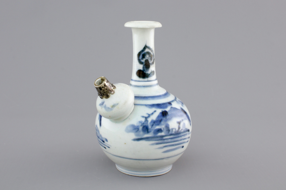 A small Japanese Arita silver-mounted kendi, 17/18th C.