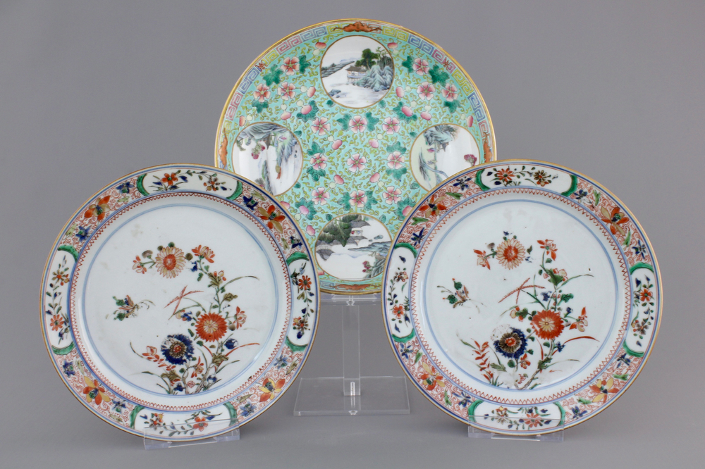 A pair of Chinese famille verte plates, Kangxi, and a famille rose plate, 19/20th C.