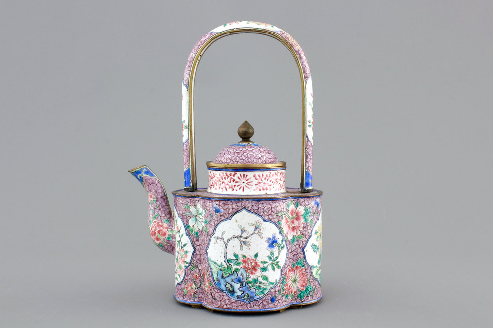 A fine Chinese Canton enamel teapot, Qianlong, 18th C.