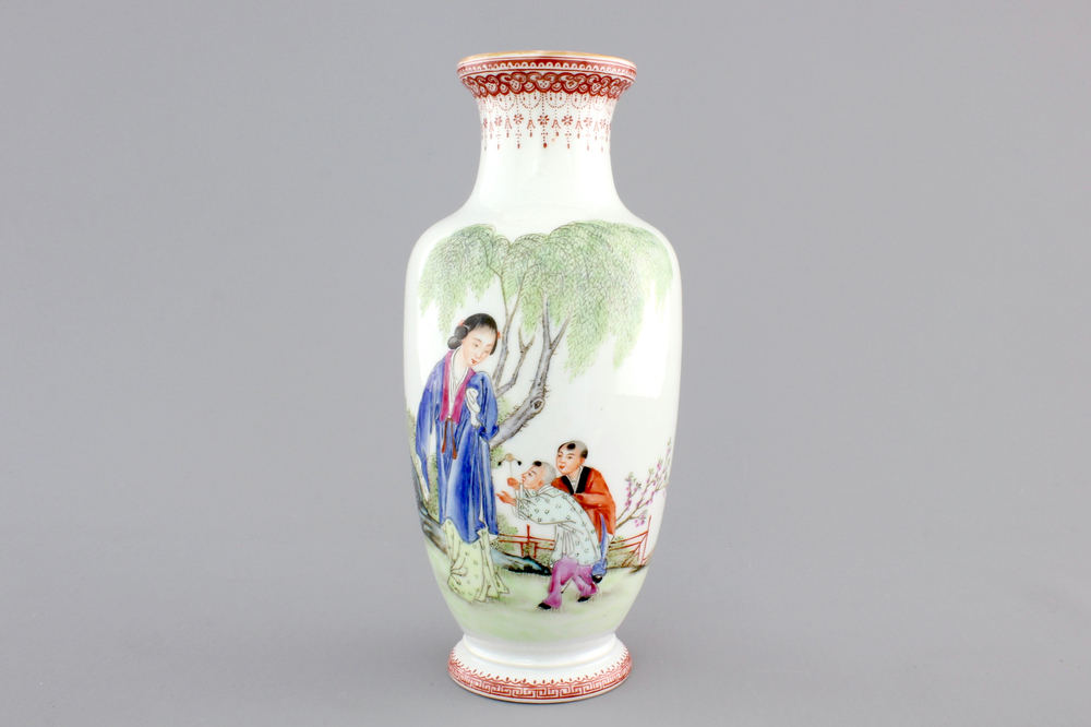 A republic Chinese porcelain famille rose vase, early 20th C.