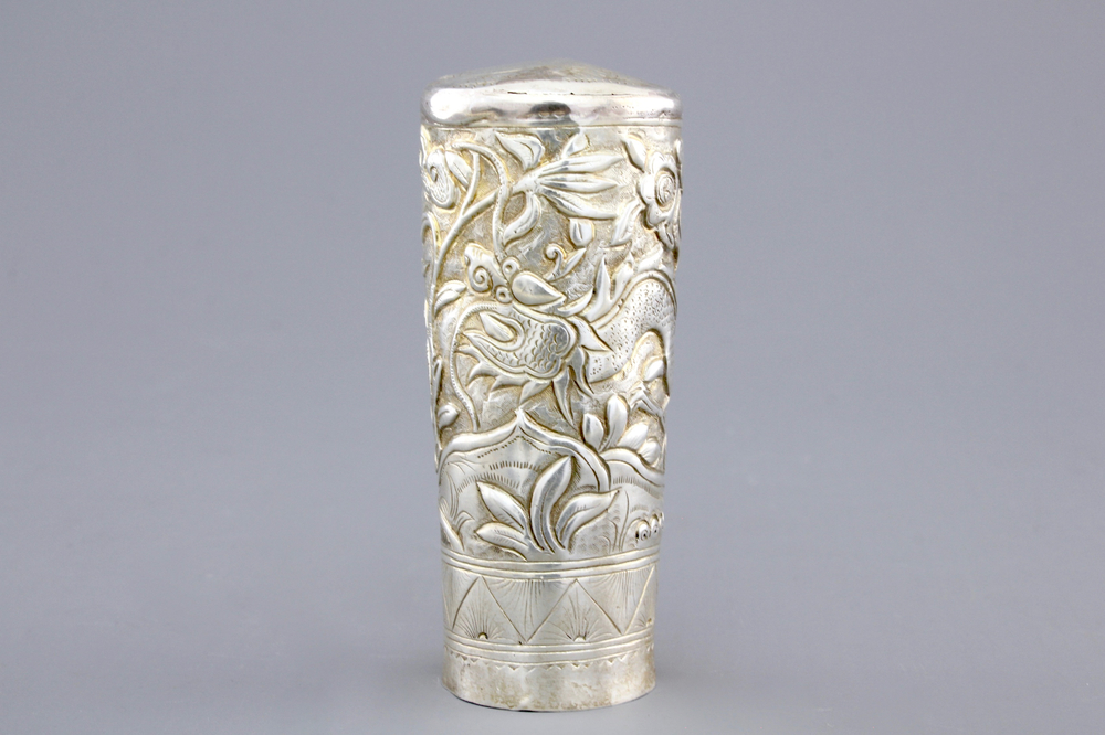 A Chinese silver dragon cane handle, 19th C.