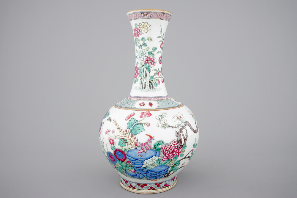 A Chinese famille rose porcelain bottle-shaped vase, 19th C.