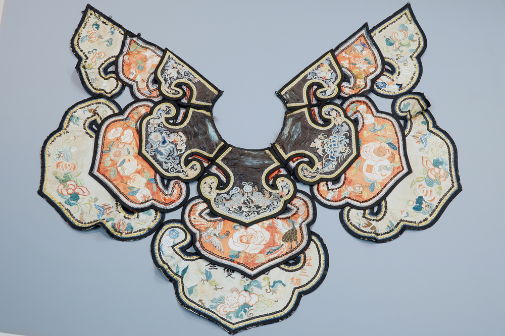 A Chinese embroidered neck collar, Qing Dynasty, 18/19th C.