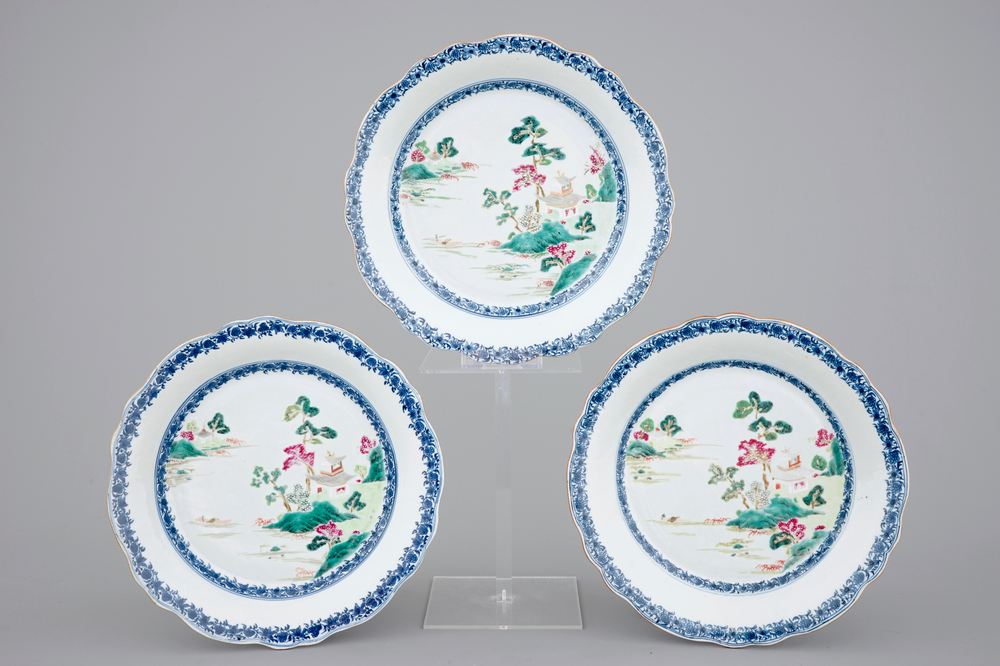 A set of three lobed Chinese famille rose dishes, Qianlong, 18th C.