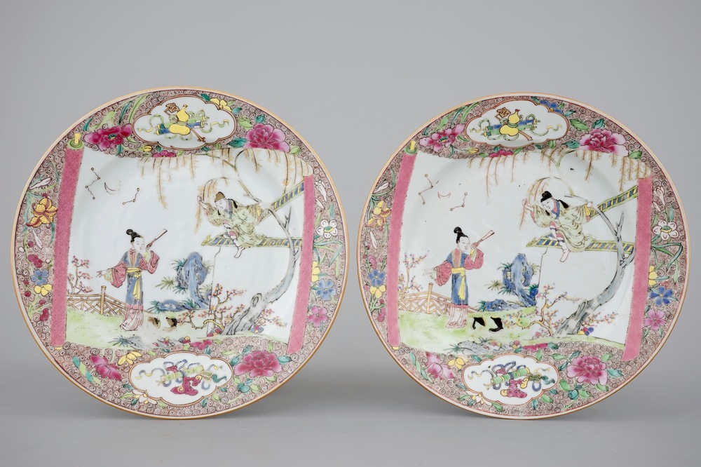 Paire d'assiettes, famille rose, &ldquo;The Romance of the Western Chamber&rdquo;, Yongzheng, 1722-1735
