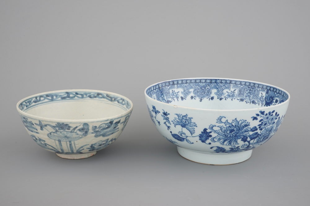 Two blue and white Chinese porcelain bowls, 17/18th C.