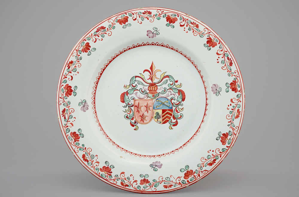 A Dutch Delft dor&eacute; armorial plate, 18th C.