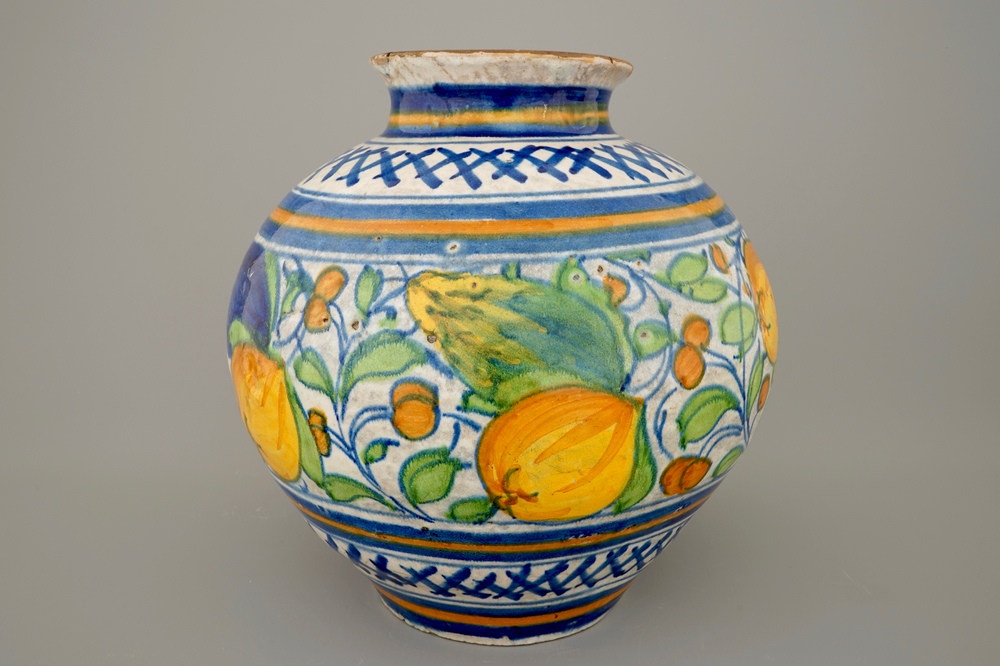Een zgn. "vaso a palla", Veneti&euml;, 16e eeuw