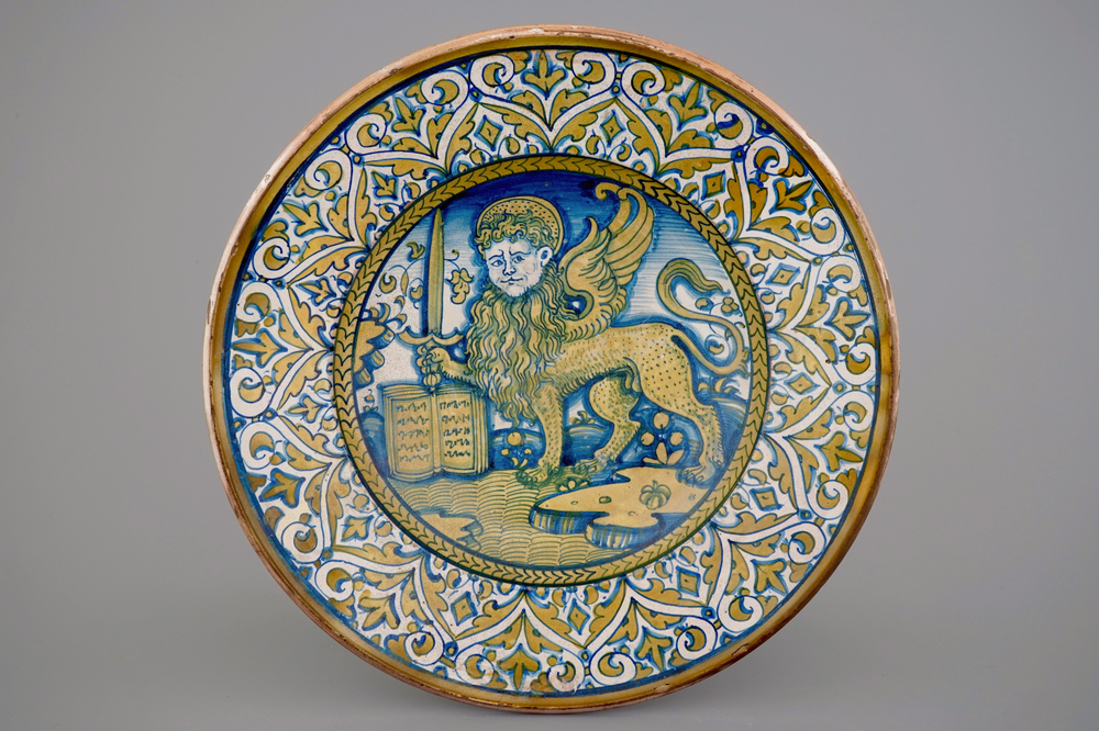 Een schotel met de leeuw van Sint-Marcus, Deruta, ca. 1540