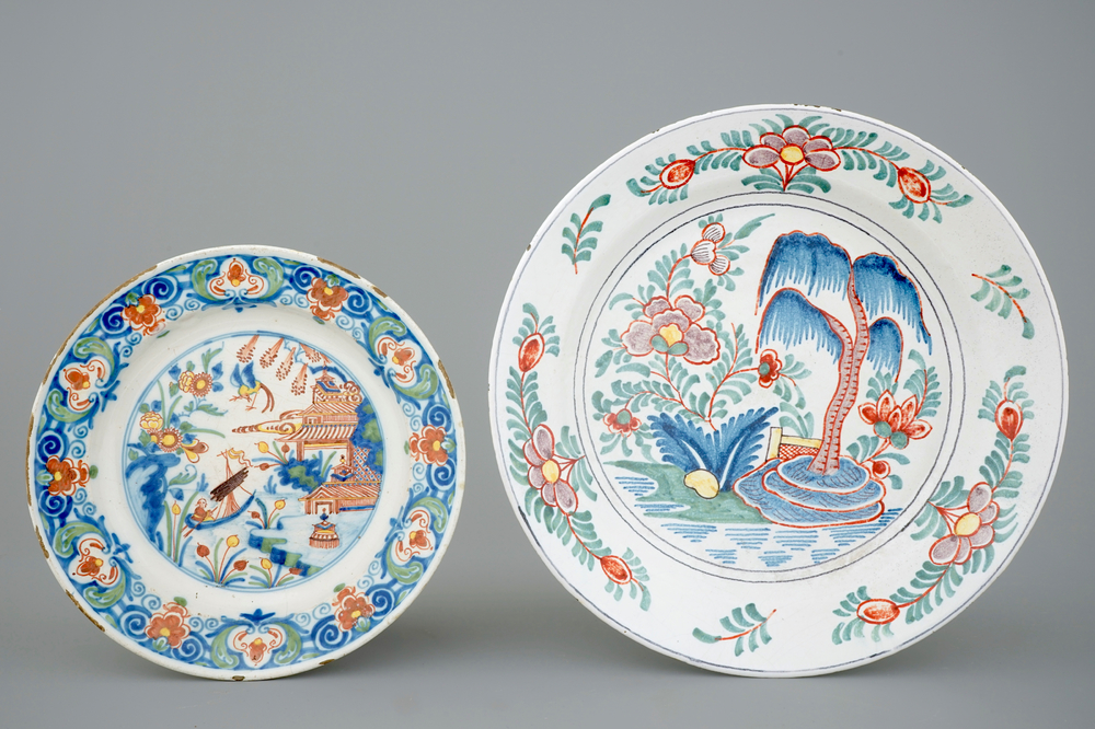 Twee polychrome Delftse borden, 18/19e eeuw