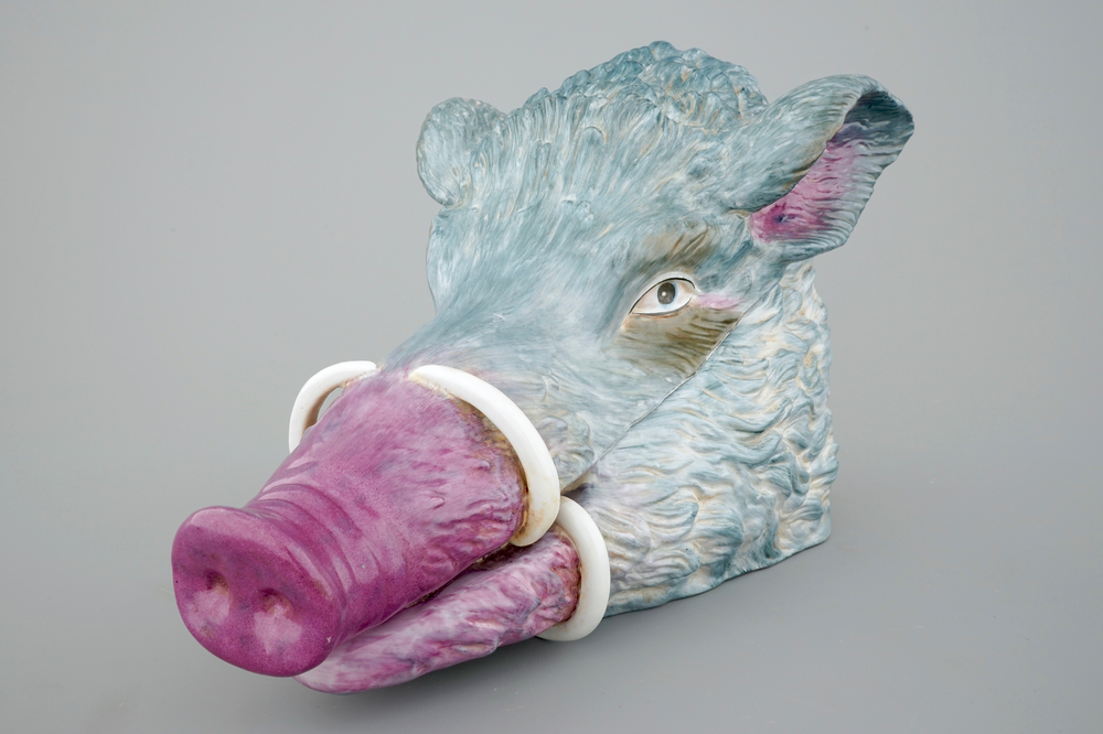 A porcelain boar's head tureen, Germany, 20th C.