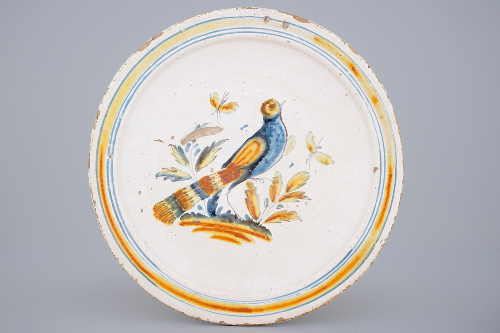 Un plat sud-europ&eacute;en au d&eacute;cor d'un oiseau, 17/18&egrave;me