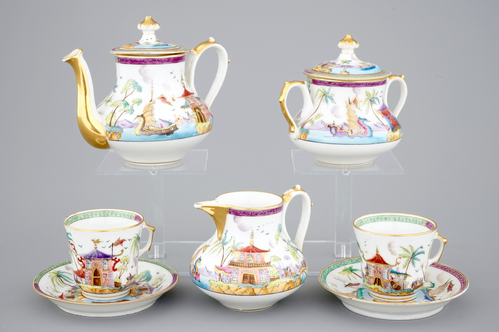 Une service &agrave; th&eacute; (t&ecirc;te-&agrave;-t&ecirc;te) pour deux en porcelaine de Bayeux, 19&egrave;me