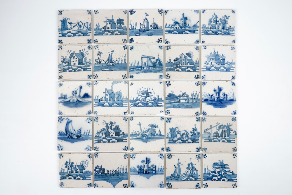Een lot van 25 antieke blauw-witte Delftse landschaps tegels, 18e eeuw