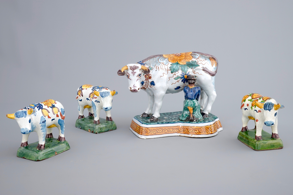 Un lot de 4 vaches en fa&iuml;ence polychrome de Delft, 19&egrave;me