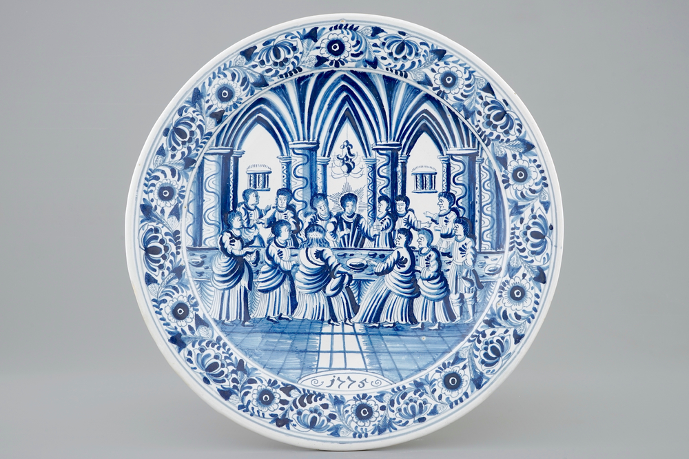 Un plat dat&eacute; au d&eacute;cor de "La C&egrave;ne" en fa&iuml;ence de Harlingen, la Frise, 1775