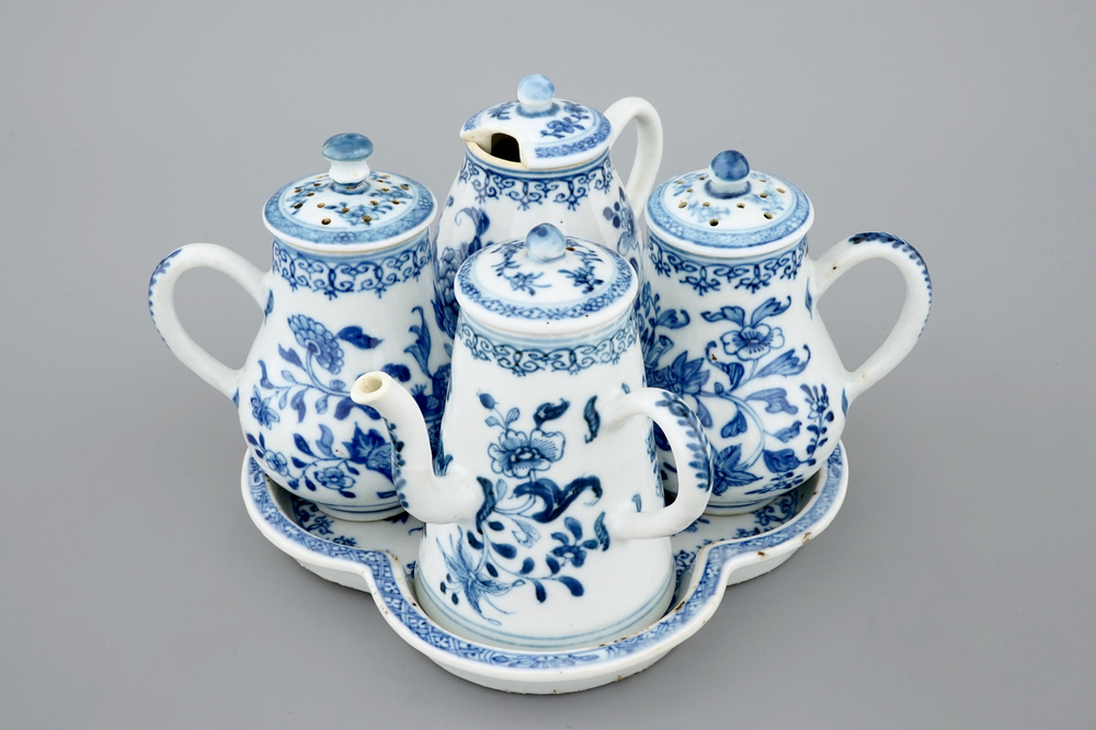 A rare Chinese blue and white export porcelain cruet set on stand, Qianlong, 18th C.