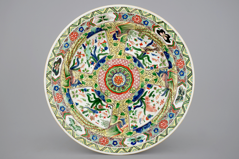 Een groot famille verte bord in Chinese stijl, Samson, Parijs, eind 19e eeuw