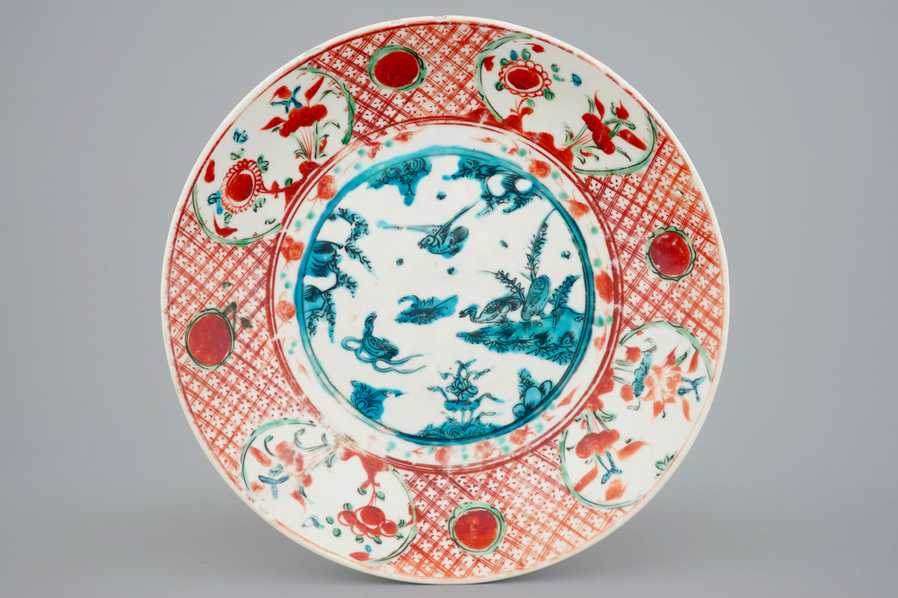 Un plat en porcelaine de Chine dit de Swatow, Dynastie Ming, 16/17&egrave;me